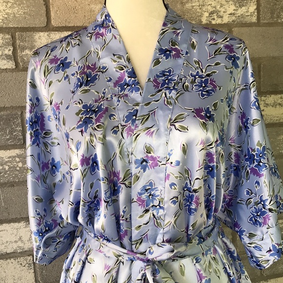 Fantasies by Morgan Taylor robe size OS - Picture 2 of 7